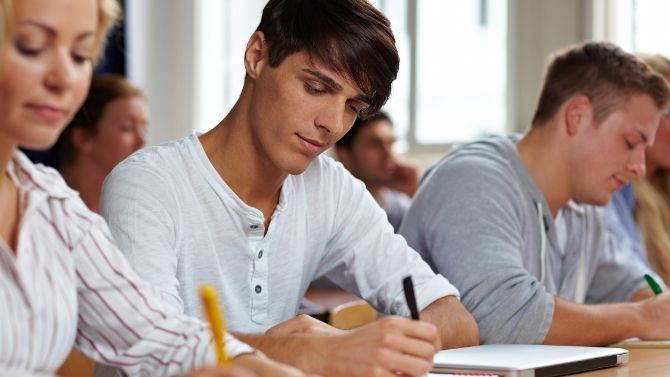 Vorteile des Dualen Studiums International Management (m/w/d) in Delbrück und Umgebung