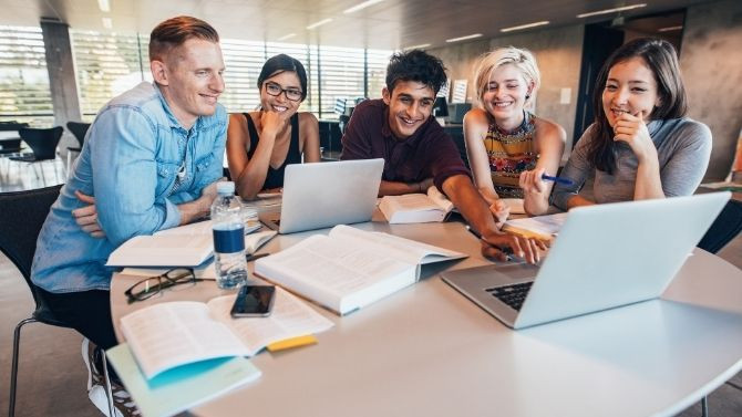 IT Ausbildung in Schloss Neuhaus
